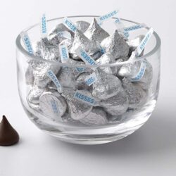 Socola Kisses sữa Hershey's Kisses Milk Chocolate 340g 11 socola kisses hop sang trong hersheys kisses deluxe 50 vien chocolate 410g 0