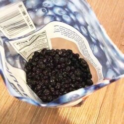 Việt Quất sấy khô Kirkland Signature Whole Dried Blueberries 567g 9 viet quat say kho kirkland signature whole dried blueberries 567g 191125 kd