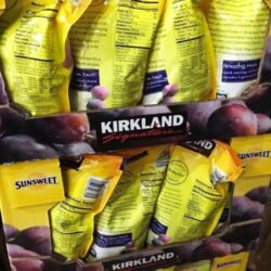 Quả mận sấy khô Kirkland Signature Sunsweet Plums 1.59 kg 10 kirkland signature sunsweet whole dried plums 56 oz knc