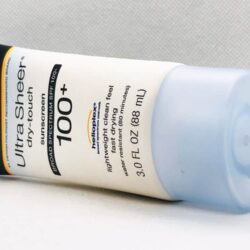 Kem chống nắng Neutrogena Ultra Sheer Dry Touch Sunscreen SPF100+ 88ml 9 kem chong nang neutrogena ultra sheer dry touch sunscreen spf 100 88ml knd