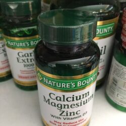 Viên uống bổ sung canxi magie và kẽm từ Nature's Bounty Calcium Magnesium Zinc 100 viên 14 C2