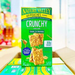 Bánh yến mạch Nature Valley Crunchy Oats’n Honey Granola Bar 98 thanh (Hộp 2.06kg gồm 49 gói) 6 banh yen mach nature valley crunchy oatsn honey granola bar 98 mieng 281025 ka