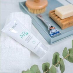 Kem đánh răng trắng sáng Nuskin AP24 Whitening Fluoride Toothpaste 110g 7 kem danh rang trang sang nuskin ap24 whitening fluoride toothpaste 110g knwb