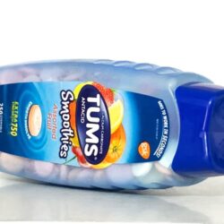 Kẹo ngậm giảm đầy hơi khó tiêu Tums Smoothies Assorted Fruit 250 viên 14 keo tri dau da day tu tums extra strength smoothies 750mg 250 vien kni