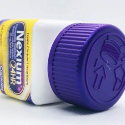 Viên uống cắt cơn đau dạ dày, ợ nóng Nexium 24hr 14 Capsules (Hộp lẻ) 8 thuoc dieu tri benh dau da day o nong nexium 24hr 14 vien knc