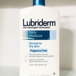 Sữa dưỡng thể Lubriderm Daily Moisture Lotion 709ml 5 sua duong the lubriderm daily moisture lotion 709ml kna