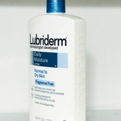 Sữa dưỡng thể Lubriderm Daily Moisture Lotion 709ml 6 sua duong the lubriderm daily moisture lotion 709ml knc