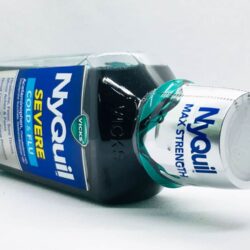 Siro Vicks NyQuil Cold & Flu Severe 354ml (Original) 9 thuoc tri cam ho vicks nyquil cold flu nighttime relief 354ml kna