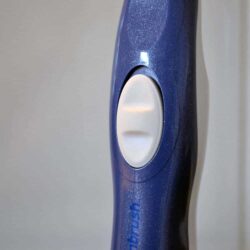 Bàn chải đánh răng dùng pin Spinbrush Pro Series Daily Clean Ultra White Toothbrush 9 Bàn chải đánh răng điện Spinbrush Pro Series Daily Clean Ultra White Toothbrush