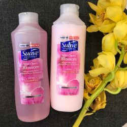 Dầu gội Suave hương hoa anh đào Suave Essentials Wild Cherry Blossom Shine Shampoo 887ml 5 daut