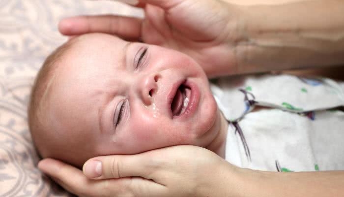 Little Remedies Dung dịch nước muối sinh lý vô trùng cho trẻ sơ sinh 59ml