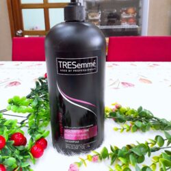 Dầu gội cho tóc tạo nếp Tresemmé Healthy Volume Shampoo 1.15L 7 t4