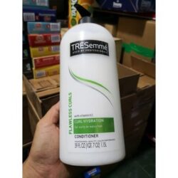 Dầu xả dành cho tóc xoăn Tresemmé Curl Hydration Conditioner 1.15L 7 tr0