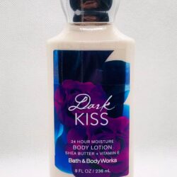 Sữa dưỡng thể Bath & Body Works Body Lotion Shea Butter+ Vitamin E Dark Kiss 236ml 8 sua duong the bath body works huong dark kiss body lotion 236ml ka
