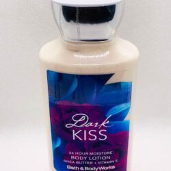 Sữa dưỡng thể Bath & Body Works Body Lotion Shea Butter+ Vitamin E Dark Kiss 236ml 9 sua duong the bath body works huong dark kiss body lotion 236ml kb
