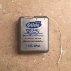 chi nha khoa oral b glide pro health deep clean floss cool mint 4m a