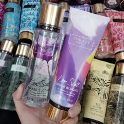 Sữa dưỡng thể Victoria’s Secret Love Spell Water Blooms Fragrance Lotion 236ml 6 duong the va xit thom victorias secret love spell water blooms fragrance mist lotion b