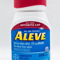 Viên uống Aleve Arthritis Cap Pain Reliever Naproxen Sodium 220mg 200 Tablets 10 thuoc giam dau ha sot aleve pain reliever fever reducer 200 vien knb