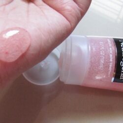 Vỉ sữa rửa mặt ngừa mụn và kem dưỡng Neutrogena Oil-Free Acne Wash Clearer Smoother Skin (4 tuýp) 7 1484 neutrogena oil free acne wash pink grapefruit foaming scrub