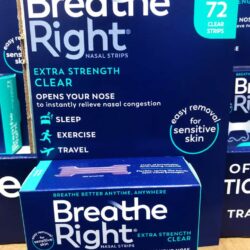 Miếng dán thông mũi, chống ngáy Breathe Right 72 miếng (Xanh) 6 mieng dan mui chong gay ngay khi ngu breathe right 72 mieng 301024 ka