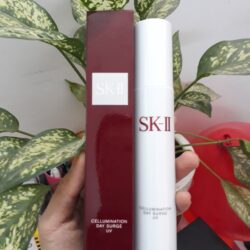 Kem dưỡng trắng da + chống nắng SK-II Cellumination Day Surge UV 50g 6 kem duong trang da chong nang sk ii cellumination day surge uv 50g 2