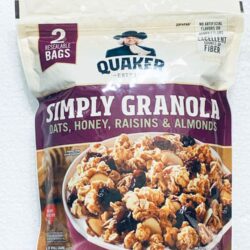 Yến mạch nho khô hạnh nhân Quaker Simply Granola Oats Honey Raisins Almonds 978g x1 bịch 6 yen mach nho kho hanh nhan quaker simply granola oats honey raisins almonds 1 95kg knd