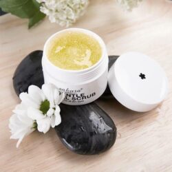 Kem tẩy tế bào chết cho da mặt Sakura Gentle Facial Scrub 30g 7 Kem tẩy tế bào chết cho da mặt Sakura Gentle Facial Scrub 30g