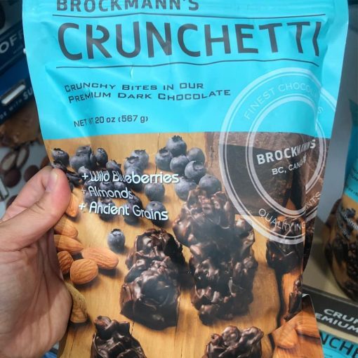 Socola việt quất hạnh nhân Brockmann’s Crunchetti Dark Chocolate Blueberry Almond 567g