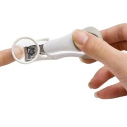 Bấm móng tay cho bé kèm kính lúp The First Years Deluxe