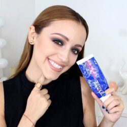 Kem đánh răng Crest 3D White Fluoride Anticavity Radiant Mint 156g 6 Kem đánh răng Crest 3D White 156g x1 tuýp