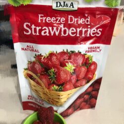 Dau dong lanh DJ A Freeze Dried Strawberries 100 g2