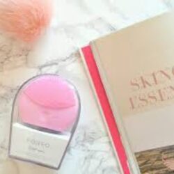 may rua mat foreo luna mini 2 5