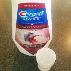 nuoc suc mieng crest 3d white multi care whitening mouthwash 946ml glamorous knc