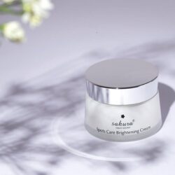 Kem dưỡng trắng da và ngăn ngừa sạm nám Sakura Spots Care Brightening Cream 45g 4