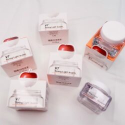 Kem dưỡng giúp da trắng sáng Dr.Jart V7 Toning Light 15ml 5 kem duong giup da trang sang drjart v7 toning light 10ml l
