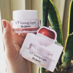 Kem dưỡng giúp da trắng sáng Dr.Jart V7 Toning Light 15ml 6 kem duong giup da trang sang drjart v7 toning light 10ml m