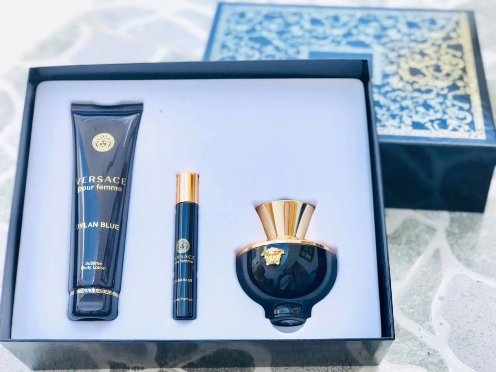 Versace Dylan Blue Pour Femme EDP Gift Set 3 ( nước hoa 100ml / lotion 150ml / chai xịt 10ml )