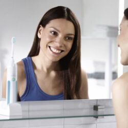 Bàn chải đánh răng có thể sạc lại Philips Sonicare Essence Sonic 10 ban chai danh rang co the sac lai philips sonicare essence sonic 2