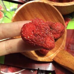 Dâu sấy giòn DJ&A Fruity Crisps Strawberry 25g 7 dau say gion djampa fruits crisps strawberry 25g knwa