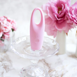 Máy massage mắt Foreo Iris Illuminating Eye Massager Petal Pink 9 may massge mat foreo iris petal pink3
