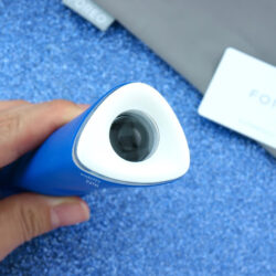 phuong phap tri mun bang anh sang foreo cobalt blue2