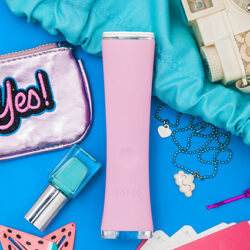 phuong phap tri mun bang anh sang foreo espada pink1