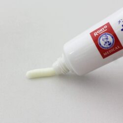 Kem giảm viêm nang lông Rohto Medical Zala Pro A Skin Cream 35g 9 Kem tri viem nang long Rohto Medical Zala Pro A Skin Cream 35g3