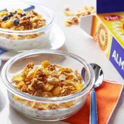 Ngũ cốc yến mạch mật ong Post Honey Bunches Oats Cereal Almonds 1.41kg 11 ngu coc yen mach mat ong post honey bunches oats cereal almonds 1 36kg 1 41kg kna