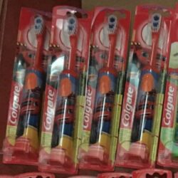 Bàn chải đánh răng trẻ em Colgate Blaze dùng pin (Đỏ) 4 ban chai danh rang tre em colgate blaze dung pin do kk