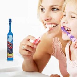 Bàn chải đánh răng trẻ em Colgate Blaze dùng pin (Xanh Dương) 7 ban chai danh rang tre em colgate blaze dung pin xanh duong ka