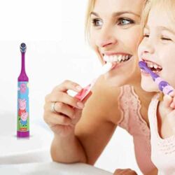 Bàn chải đánh răng trẻ em Colgate Peppa Pig dùng pin (Tím) 5 ban chai danh rang tre em colgate peppa pig dung pin tim ka