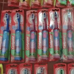 Bàn chải đánh răng trẻ em Colgate Peppa Pig dùng pin (Xanh Dương) 3 ban chai danh rang tre em colgate peppa pig dung pin xanh duong kb