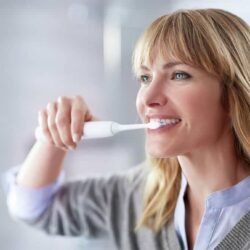 Bàn chải đánh răng sạc điện Philips Sonicare 5100 ProtectiveClean Whitening 16 ban chai danh rang sac dien voi cam bien ap suat philips sonicare 5100 protectiveclean whitening ka