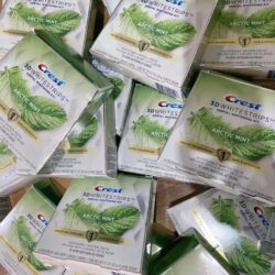 Miếng dán trắng răng Crest 3D Whitestrips Arctic Mint 28 miếng (14 cặp)+ 1 tuýp serum 17 mieng dan trang rang crest 3d whitestrips arctic mint 28 mieng 14 cap 1 tuyp serum kf